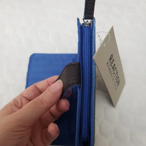 Kenneth Cole Reaction Wallet - Picture 9 of 10